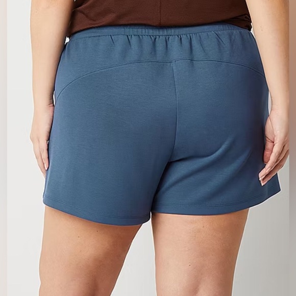 Xersion Womens Plus Scuba Pull-On Short - Picture 3 of 5